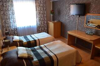 Отель Hotel Gregor Pszczółki Двухместный номер с 1 кроватью или 2 отдельными кроватями-2